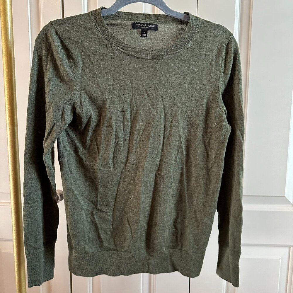 Banana Republic Merino Crew Neck Sweater, size S
